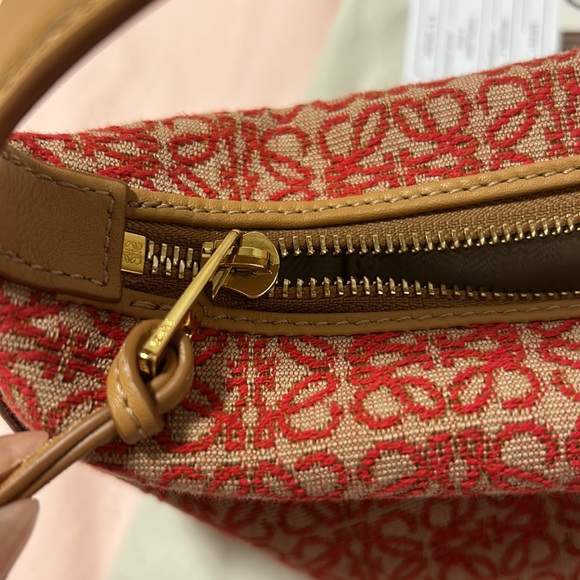 Loewe Small Cubi Bag in Anagram jacquard and calfskin - Picture 6 of 7